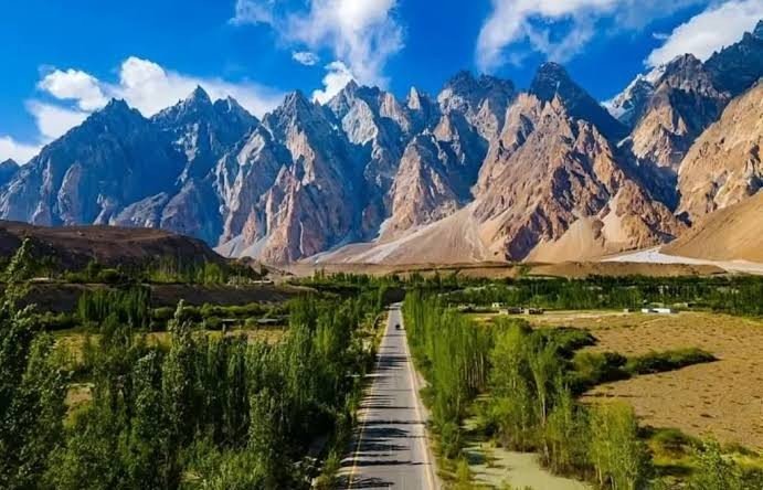 Skardu Road Trip vs Flying, Which Should You Choose?