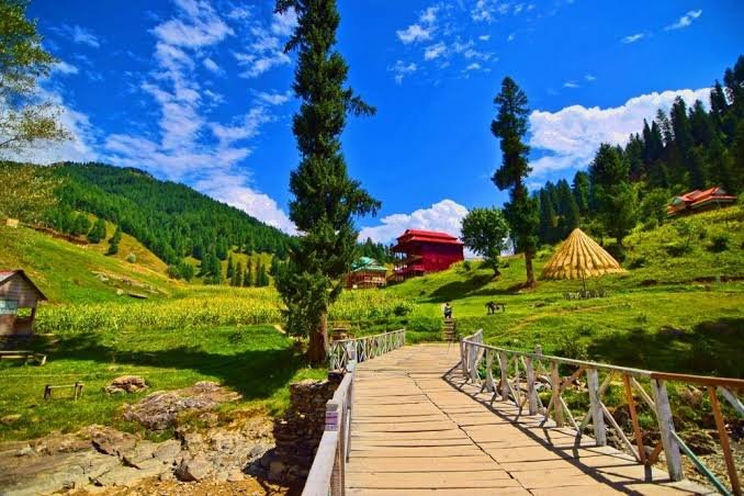 Skardu Neelum Valley Tour