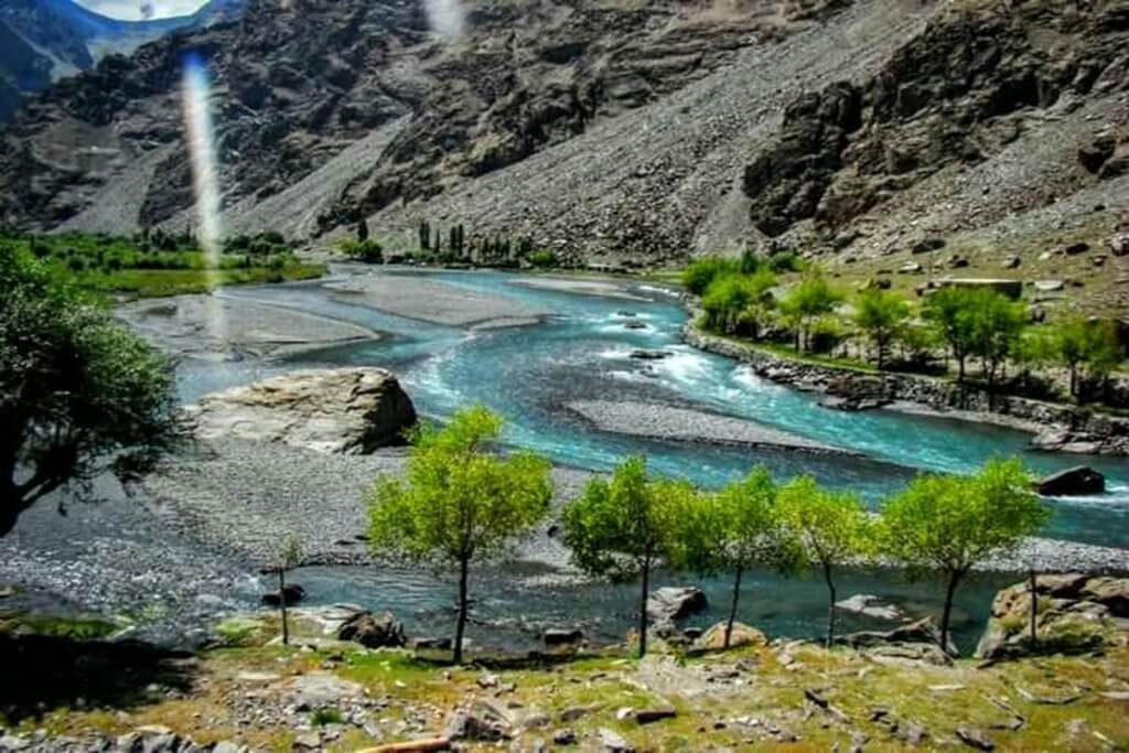 Soq Valley, Sogha Lake & Quiet Riverside Scenery